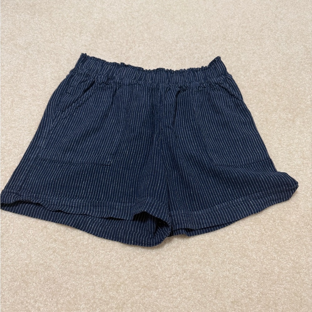 Time and Tru Navy Pinstripe Shorts Elastic Shorts Medium